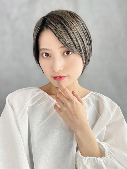 ハイトーンカラーで魅せるボーイッシュショート | 福岡の美容室L